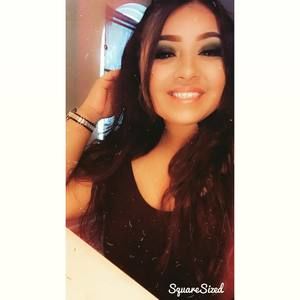 Meet your Posher, Mona